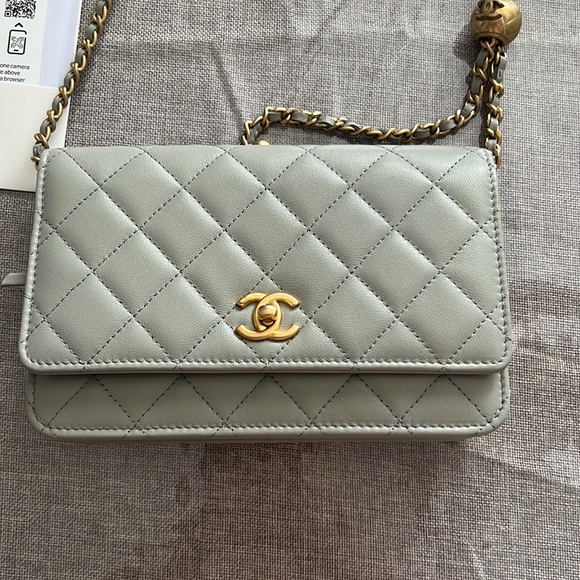 Chanel grey wallet on chain. Straight from Dubai Mall. Hard to find. Sold out - Picture 2 of 12